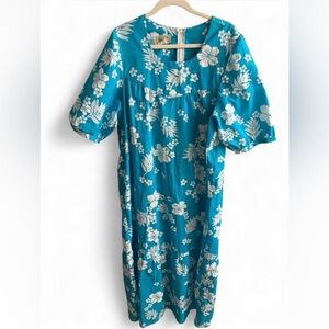 Helena's Vintage Hawaiin Dress